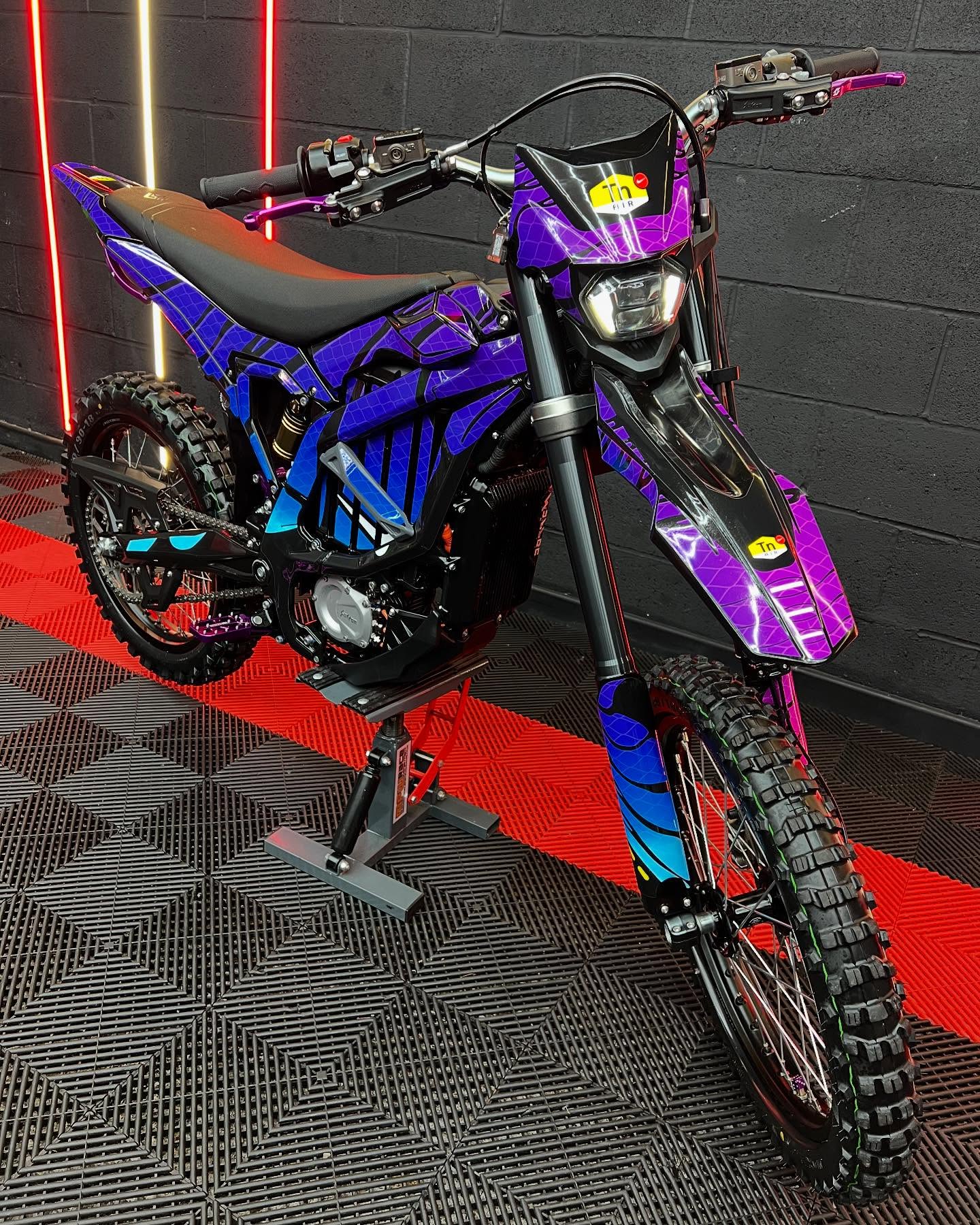 SUR-RON ULTRA BEE BLACK EDITION (PURPLE WRAP)